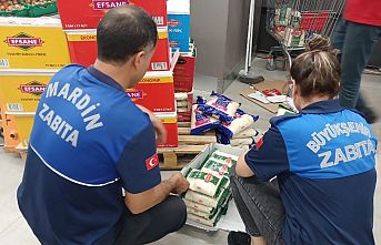Zincir markette tarihi geçmiş pirinç ele geçirildi
