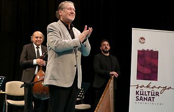 Ahmet Özhan Sakarya’da sanatseverlerle buluştu