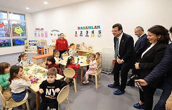 Başkan İmamoğlu miniklerle sohbet etti, velilerle dertleşti