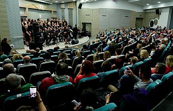 Bornova’da Atatürk türkülerle anıldı