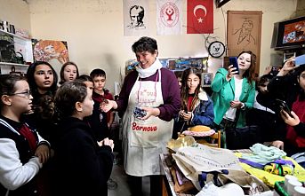Bornova’da gençlere geri dönüşüm eğitimi