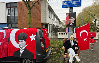 Hollanda'daki Atatürk Sokağı'nda Ata'ya özel anma