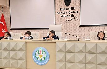 Manisa'da çocuk meclisi kuruldu