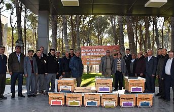 2 Bin Arı Kovanı Üreticiyle Buluştu