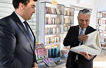Aytmatov’un eserleri kütüphaneye bağışlandı