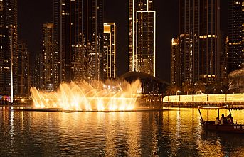 Dubai'deki ilk seferine ışıklar altında kutlama