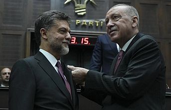 Dün istifa eden Yamalı AK Parti rozetini taktı!