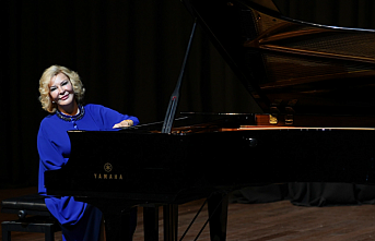Gülsin Onay, 'Göz Göze Ritimler'le büyüledi