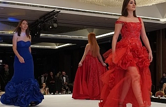 Hafize Ayık'tan görkemli defile