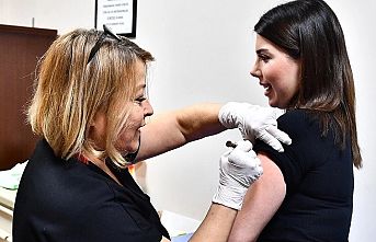 İzmir Büyükşehir Belediyesi HPV aşısı uygulamasını başlattı