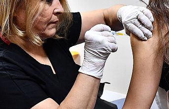 İzmir Büyükşehir HPV aşısı uygulamasını başlattı... Kadınlar ilk dozları yaptırdı