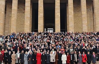 Kadın milletvekilleri ve seçilmişler Ata'nın huzurunda