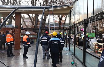 Tarihi Sirkeci Garı'nın çevresinde 'kaçak' temizliği!