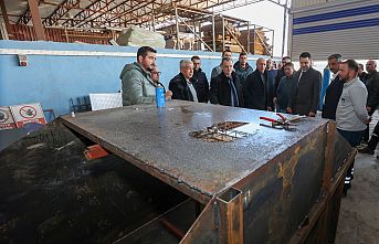 YUNUSEMRE KENDİ KAYNAKLARIYLA ÇÖP KONTEYNERİ ÜRETMEYE BAŞLADI
