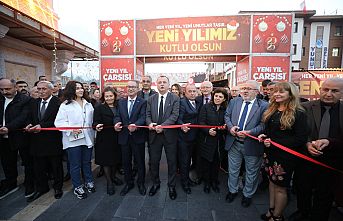 YUNUSEMRE’DE YENİ YIL ÇARŞISI AÇILDI