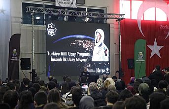 Astronot Alper Gezeravcı Bursa İnegöl’de öğrencilerle buluştu
