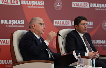 Bakan Güler, Valiler Buluşması'nda tecrübelerinı paylaştı