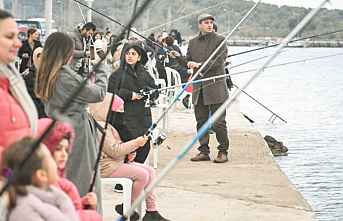 İzmir Bornovalı çocuklar balık tutmayı öğrendi