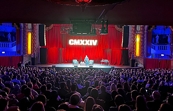 Cem Yılmaz, Chicago'da sahne aldı