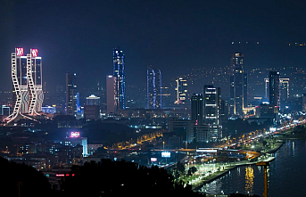 İzmir’de dış cephe aydınlatmasına saat ayarı geliyor!