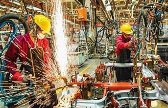 Kartlar yeniden karılıyor! Ekonomistler: Trump'ın gümrük vergileri Çin ekonomisini zorlamaya başladı
