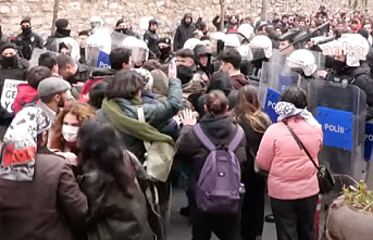 İstanbul Üniversitesi'nde İmamoğlu Protestosu: Öğrenciler Barikatları Aştı