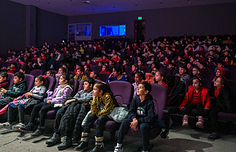 İzmir'de Başkan Eşki’den miniklere sinema müjdesi