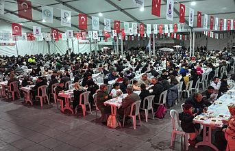 Manisa'da Ramazan bereketi: 4 bin kişiye iftar yemeği dağıtıldı