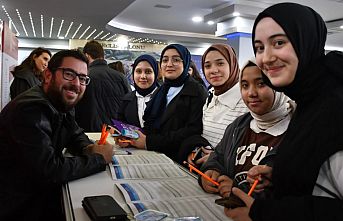 Manisa'da üniversite tanıtım gününe büyük ilgi