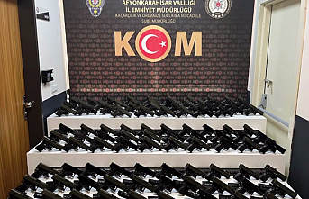 Operasyonda binlerce silah ele geçirildi