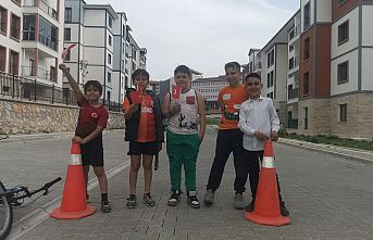 23 Nisan’da TOKİ Çocuklarından Başkan Aktulun’a Çağrı "Başkan Abla, Top Oynayacak Yerimiz Yok!"