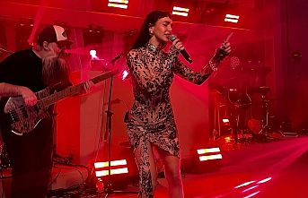 Aybüke Albere İstanbul’da sahneyi salladı