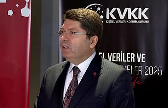 Bakan Tunç'tan 'çıplak arama' iddialarına yanıt