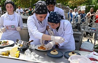 Manisa'da liseler arası yemek yarışması heyecanı