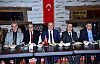 Büyükşehir Manisa'daki çalışan gazetecileri yemekte buluşturdu