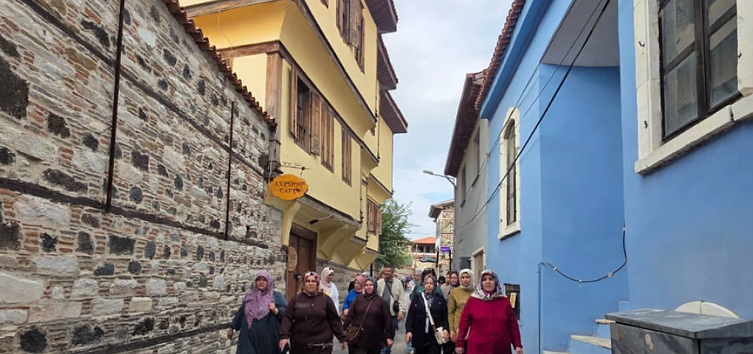 Kula’nın Tarihi ve Doğal Güzelliklerini Adım Adım Keşfettiler