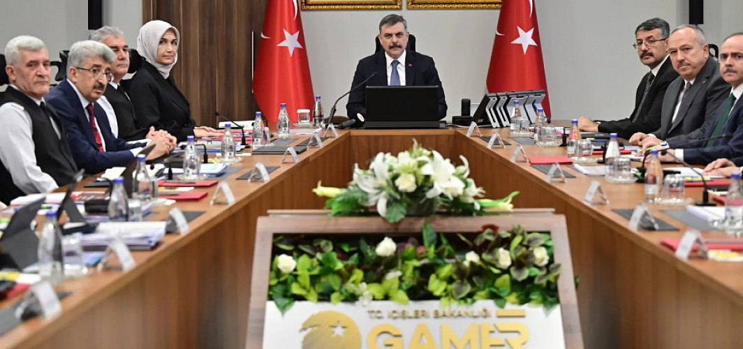 Okullarda Güvenlik Önlemleri Artırılıyor! Polis ve Jandarma Öğrencilerden Yarım Saat Önce Görevde Olacak