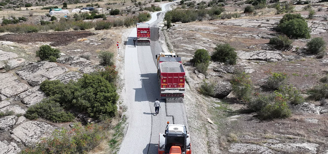 Manisa Kula’da 35 kilometrelik yol yenileniyor