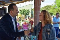 Başkan Dutlulu’dan Anneler için karanfil