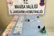 Şüphe üzerine durdurulan otomobilde uyuşturucu ele geçirildi 5 kişi gözaltına alındı