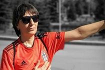 Kahraman sağlık çalışanı ilk kitabının gelirini LÖSEV’e bağışladı