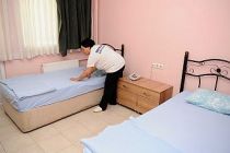 Başkan Tugay’dan “barınamayan” gençlere destek!