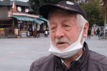 Evde soba yakmamak için sokakta geziyorum, eşim yorganın altında oturuyor