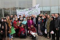 Akhisar meydanından üretici haykırdı “Zeytinime Dokunma”