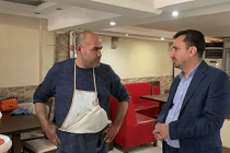 Selendi’li Çiftçi İktidardan Hesap Sordu: "Benim 140 Litre Mazotumla 6 Torba Yemim Nerede?"
