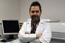 Enfekte kişiyle yakın temas yoluyla insandan insana yayılıyor!