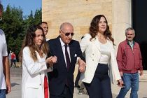 Hikmet Çetin’e Anıtkabir’de Başkan Özalper Eşlik Etti