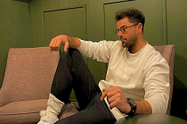 Gökhan Akar’dan Müzik Sektörüne Sert Eleştiri: “Müzik, Ruhu Olmayan Bir Gürültüye Dönüştü”
