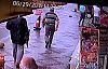 Kuyumcu bilezikleri vermeyince kalçasından yaraladılar