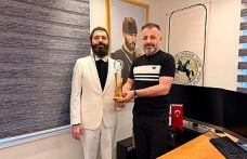 Akif Manaf “Sanat ve Barış Ödülü” ile Onurlandırıldı